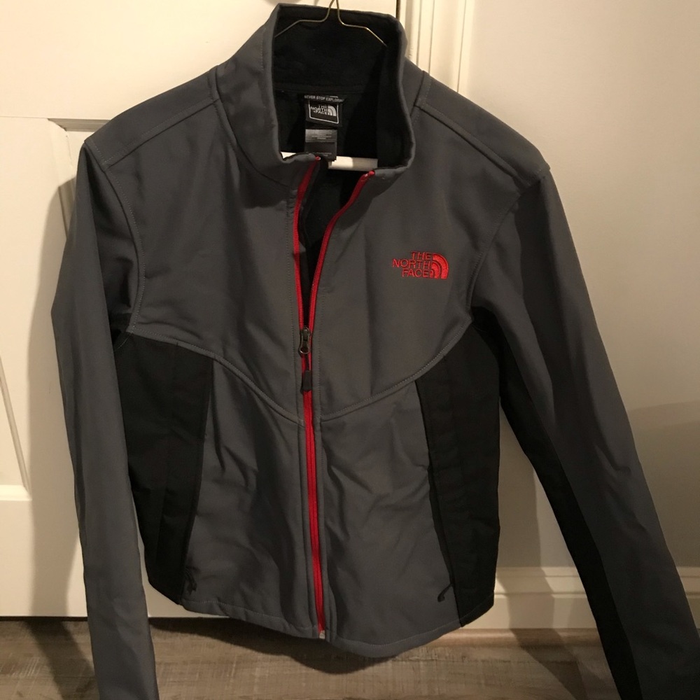 Men’s Lightweight North Face Jacket